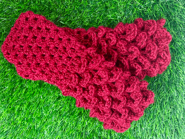 Crochet dragon scale wrist warmers.