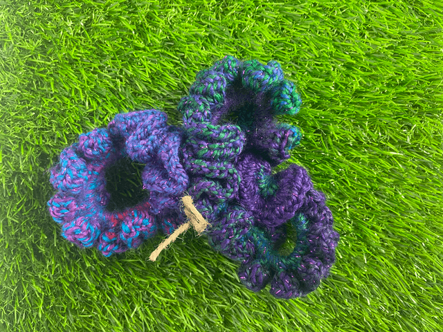 Crochet hair scrunchie set. - Blues.